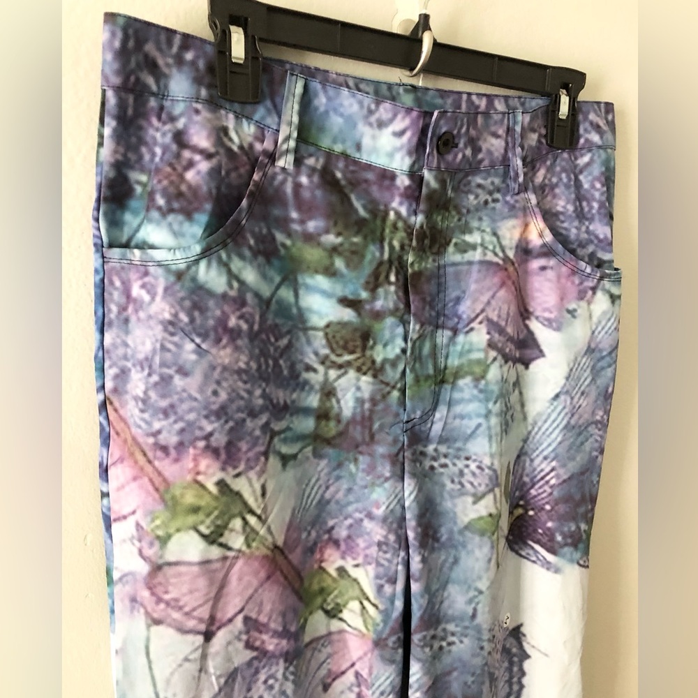 Butterfly Wide-Leg Pants - Picture 3 of 6